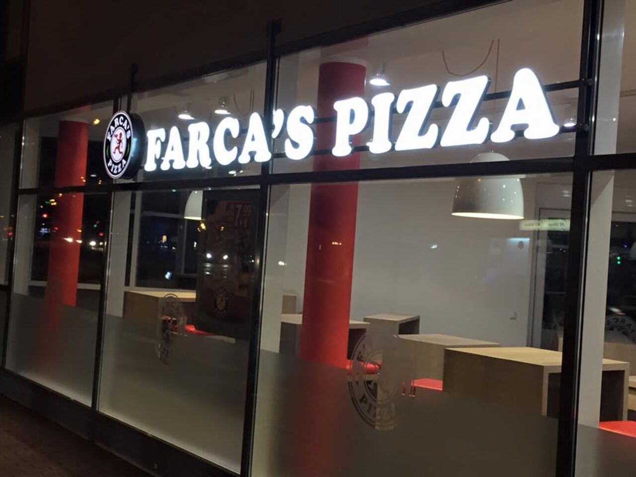 A photo of Farca's Pizza
