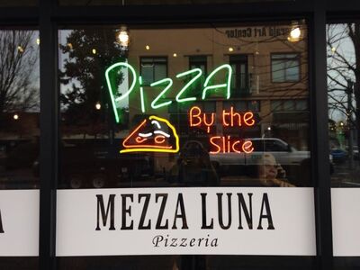 A photo of Mezza Luna Pizzeria, Pearl Street