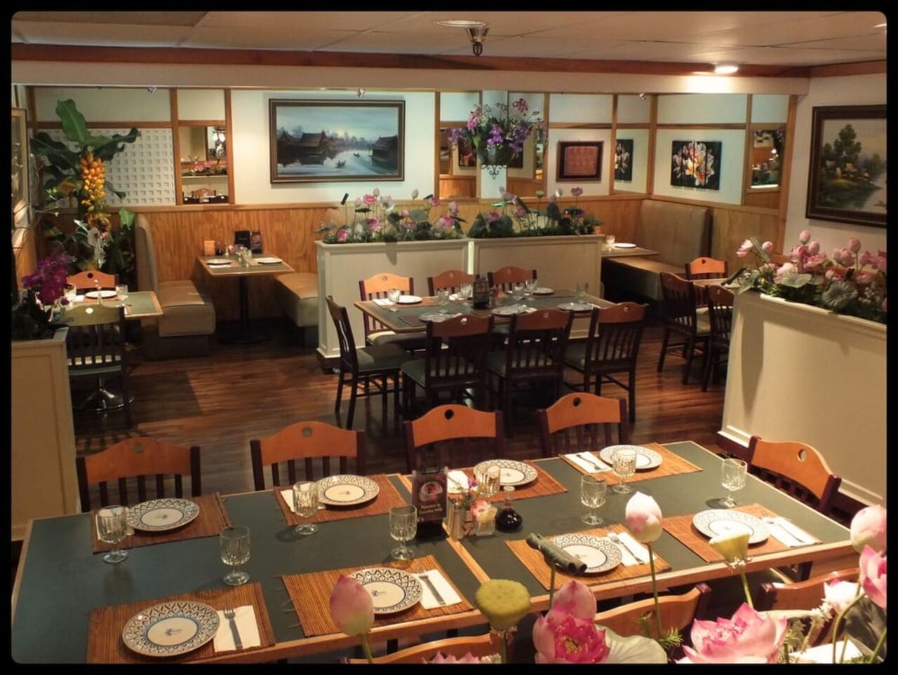 A photo of Komol Thai Restaurant