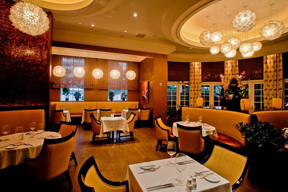 Essensia Restaurant & Lounge