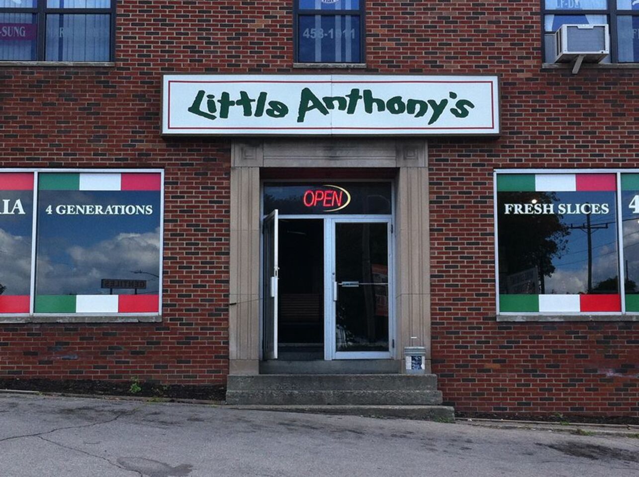 A photo of Little Anthony's Pizza