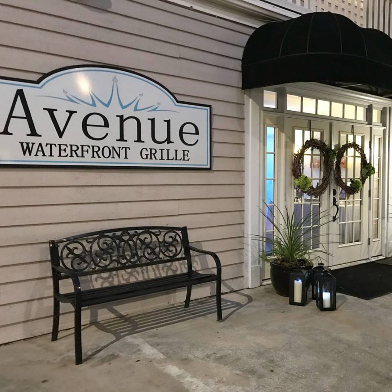 A photo of Avenue Waterfront Grille