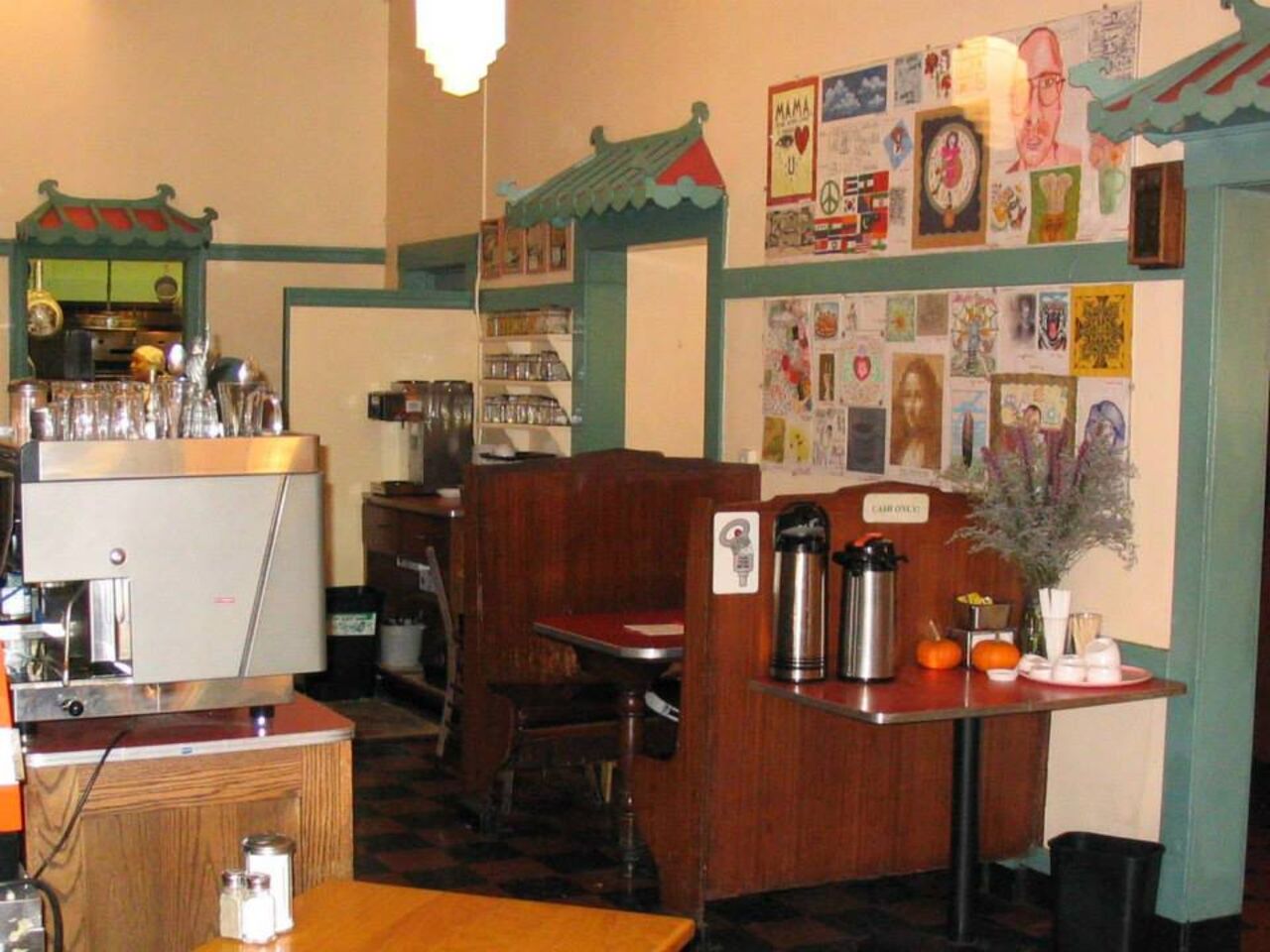 A photo of Mama's Royal Café