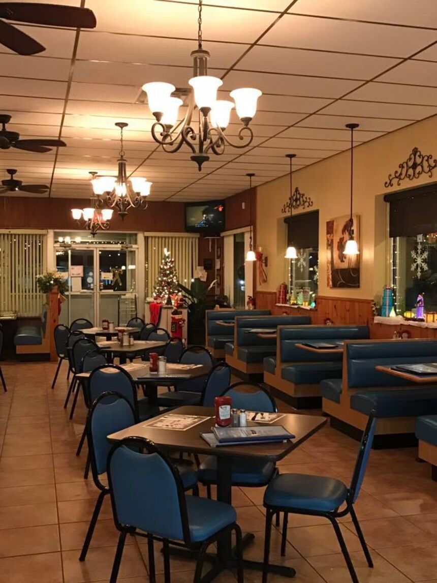 A photo of Eric's Restaurant & Pizza