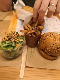A photo of Vélicious Burger
